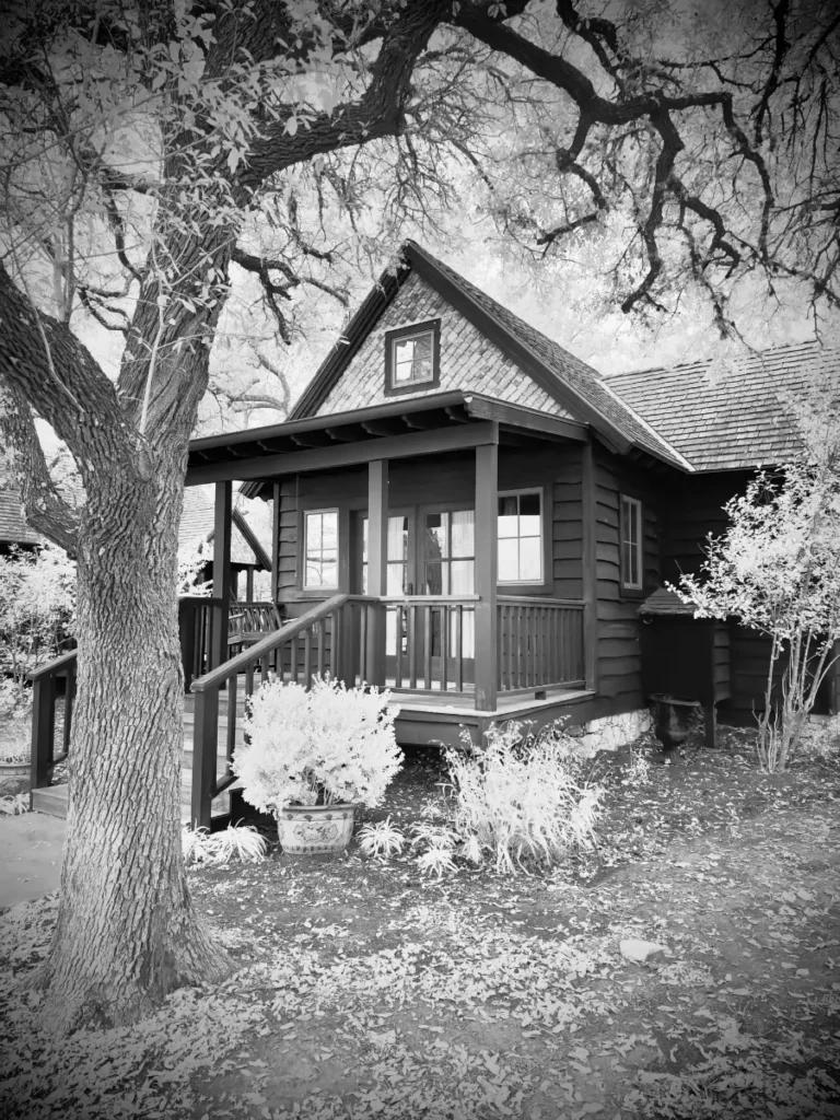 general_gallery-house_b-w